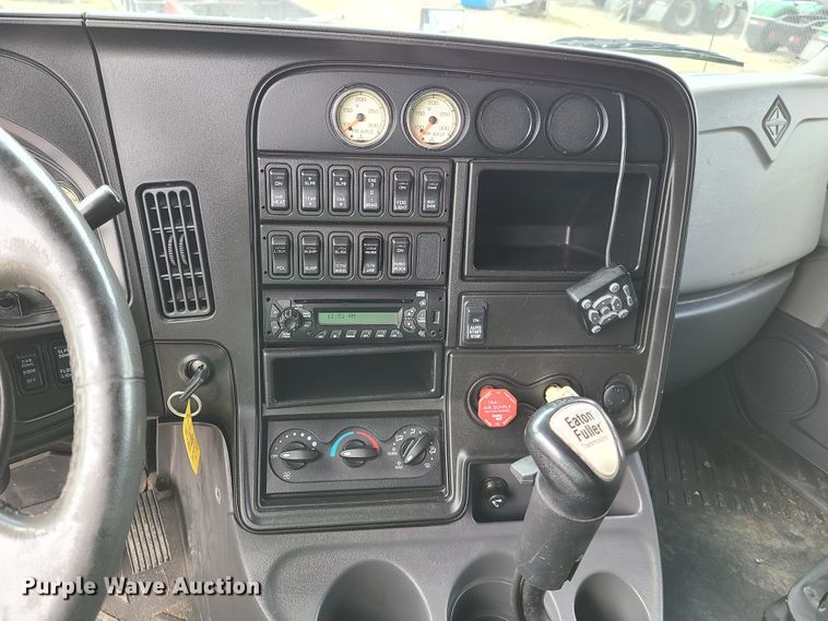 image for item K5852 2013 International ProStar  semi truck