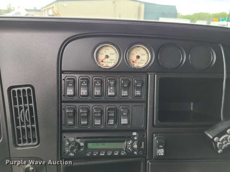 image for item K5852 2013 International ProStar  semi truck