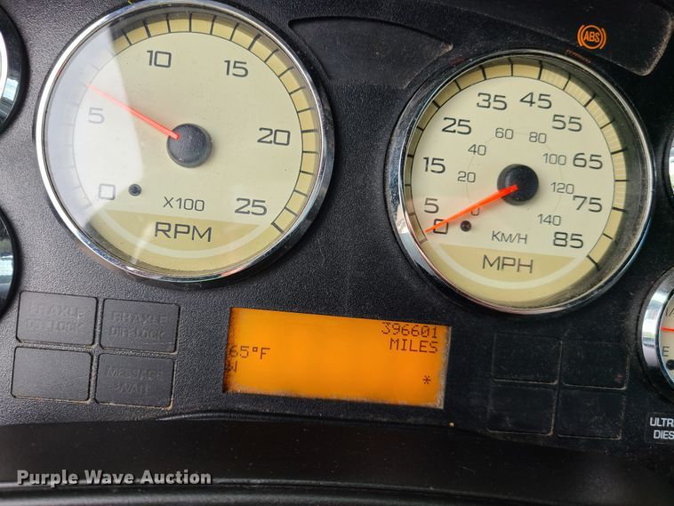 image for item K5852 2013 International ProStar  semi truck