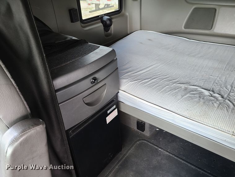 image for item K5852 2013 International ProStar  semi truck