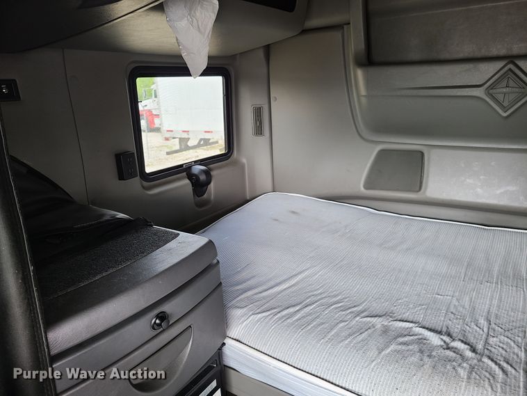 image for item K5852 2013 International ProStar  semi truck