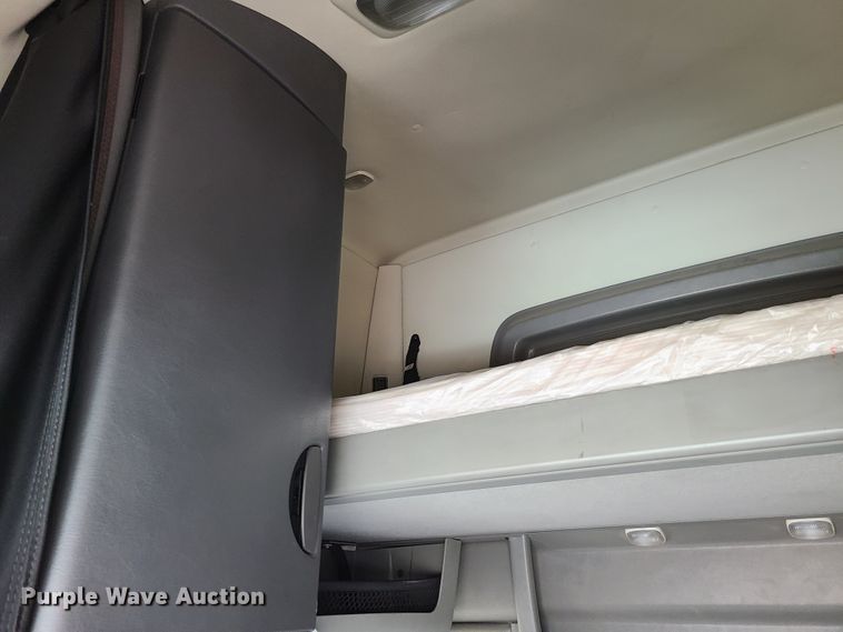 image for item K5852 2013 International ProStar  semi truck