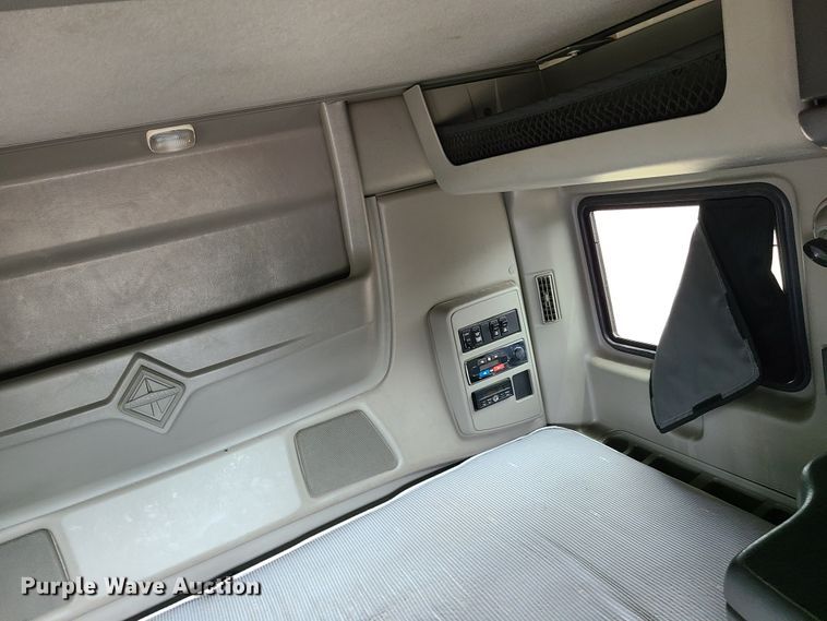 image for item K5852 2013 International ProStar  semi truck