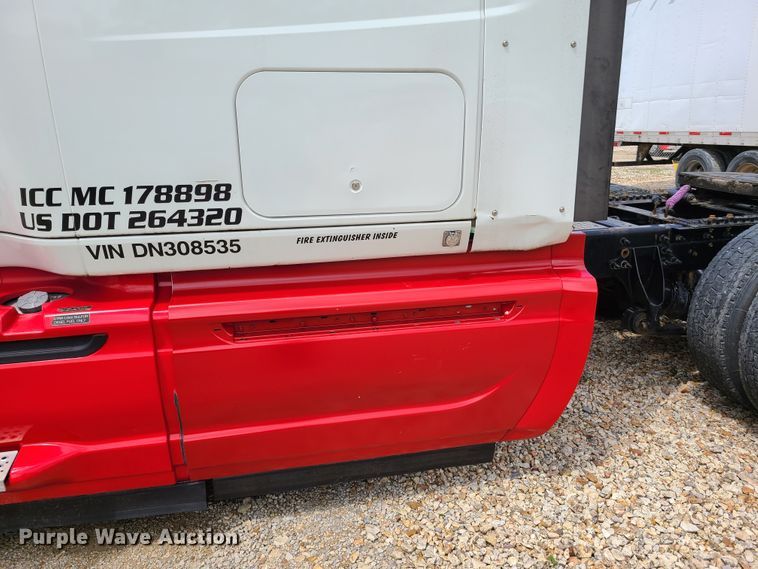 image for item K5852 2013 International ProStar  semi truck