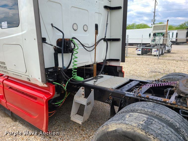 image for item K5852 2013 International ProStar  semi truck