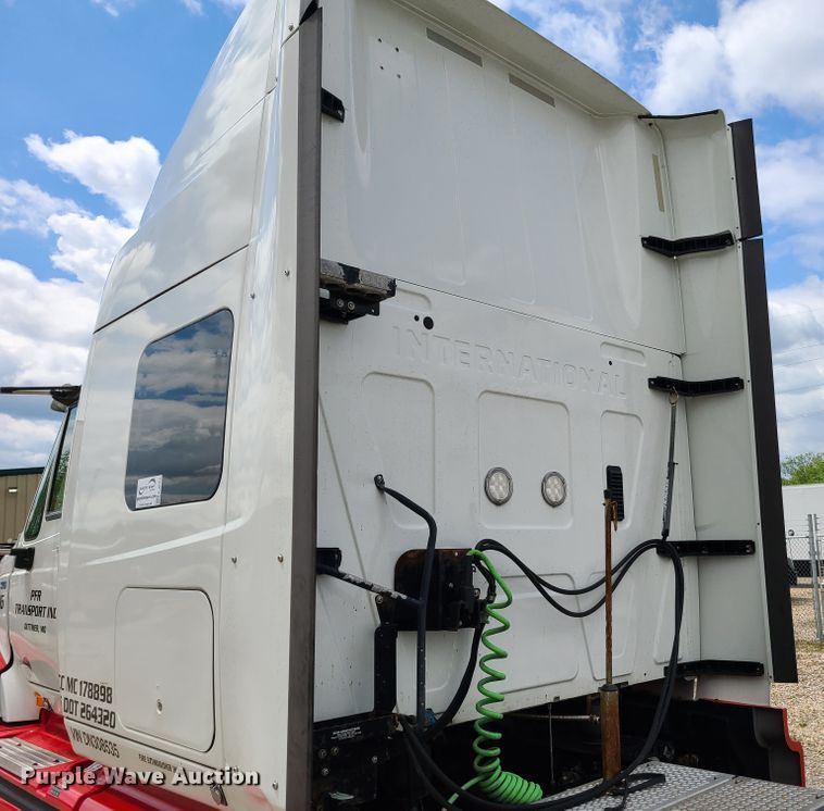 image for item K5852 2013 International ProStar  semi truck