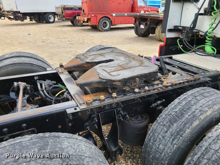 image for item K5852 2013 International ProStar  semi truck