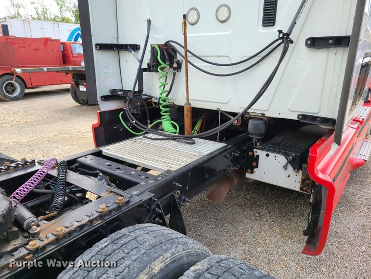 image for item K5852 2013 International ProStar  semi truck