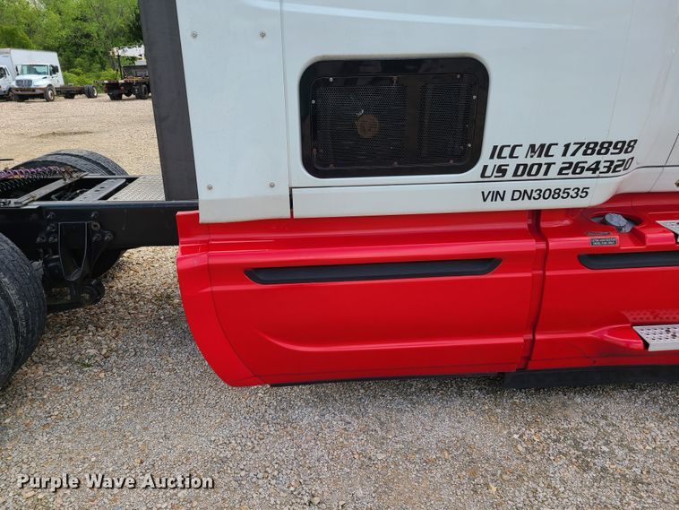 image for item K5852 2013 International ProStar  semi truck