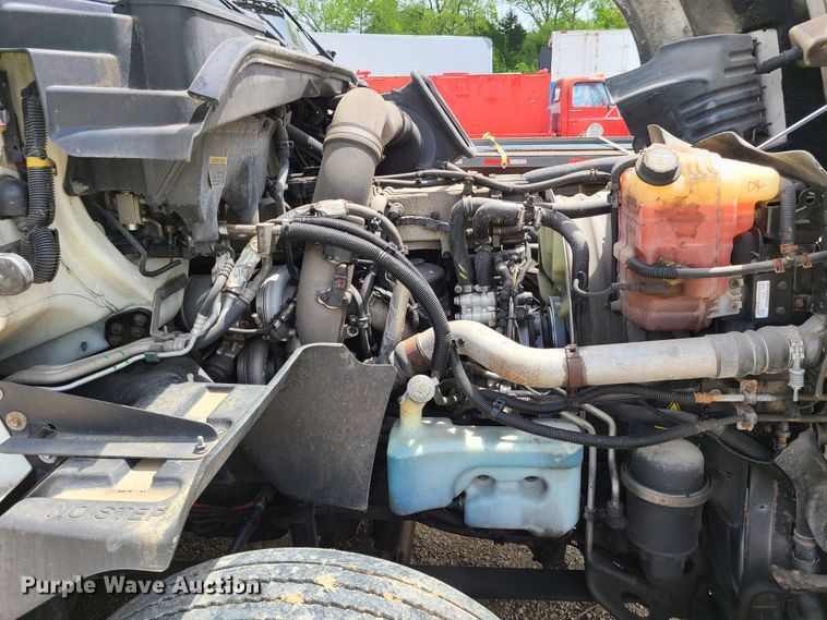 image for item K5852 2013 International ProStar  semi truck