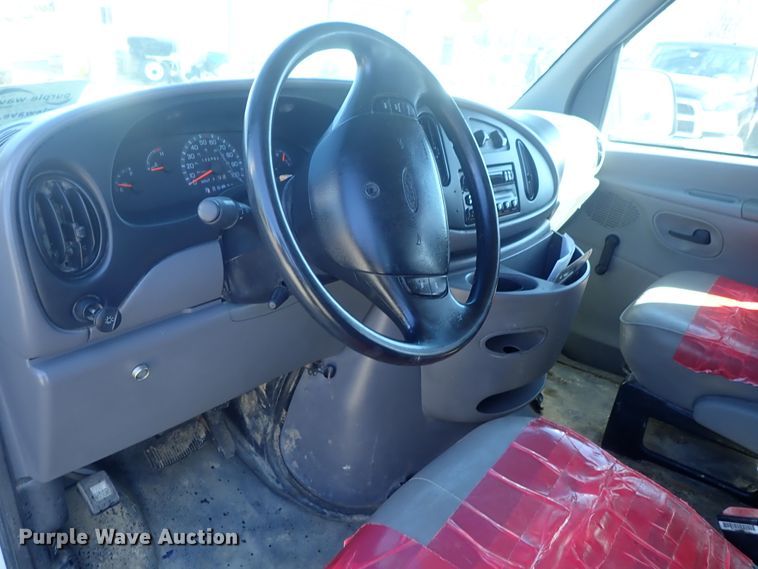 image for item DC3290 1997 Ford Club Wagon  van