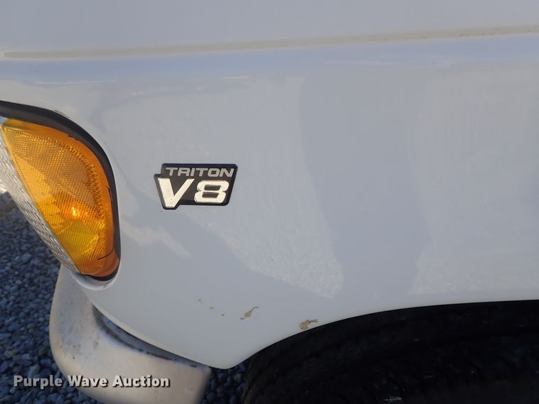 image for item DC3290 1997 Ford Club Wagon  van