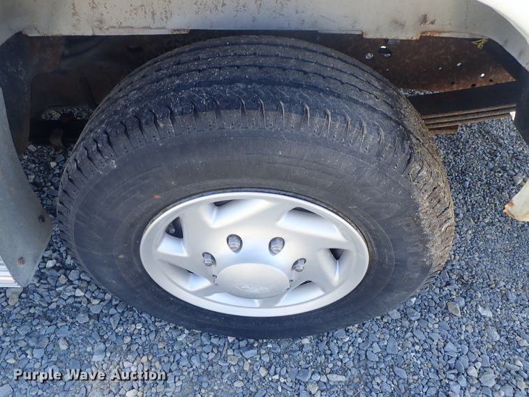 image for item DC3290 1997 Ford Club Wagon  van