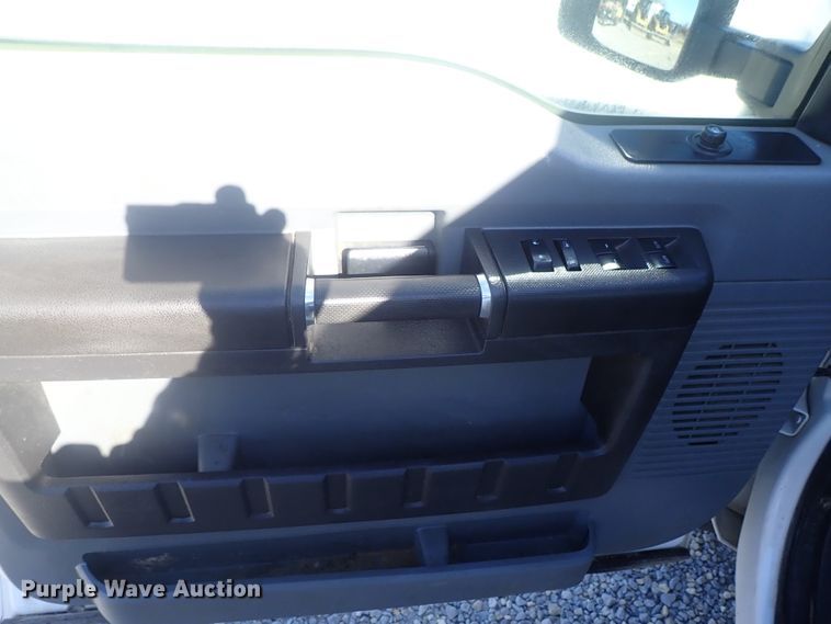 image for item DC3291 2013 Ford F250 Super Duty  Crew Cab pickup truck