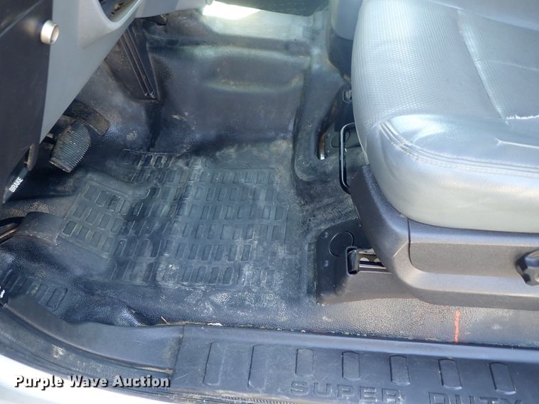 image for item DC3291 2013 Ford F250 Super Duty  Crew Cab pickup truck