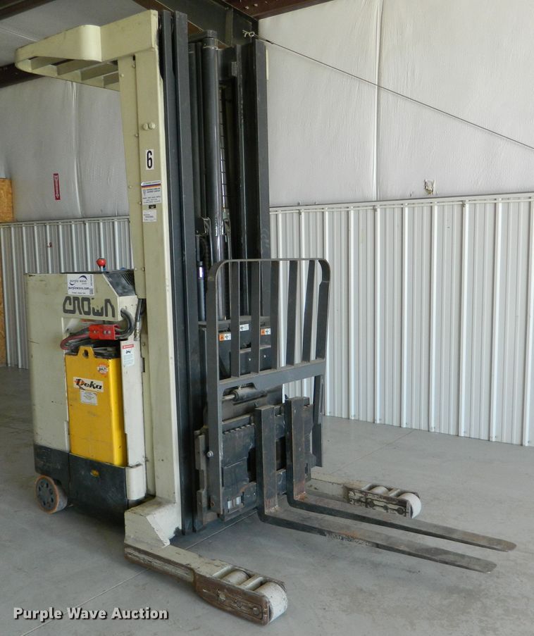 image for item DE4450 Crown 35RRTTS forklift