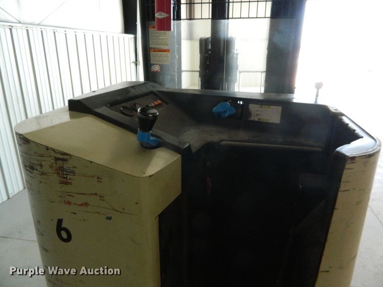 image for item DE4450 Crown 35RRTTS forklift