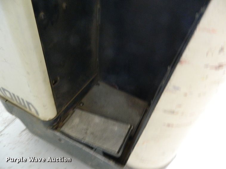 image for item DE4450 Crown 35RRTTS forklift