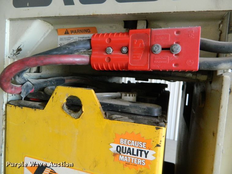image for item DE4450 Crown 35RRTTS forklift