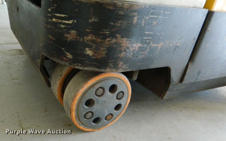 image for item DE4450 Crown 35RRTTS forklift