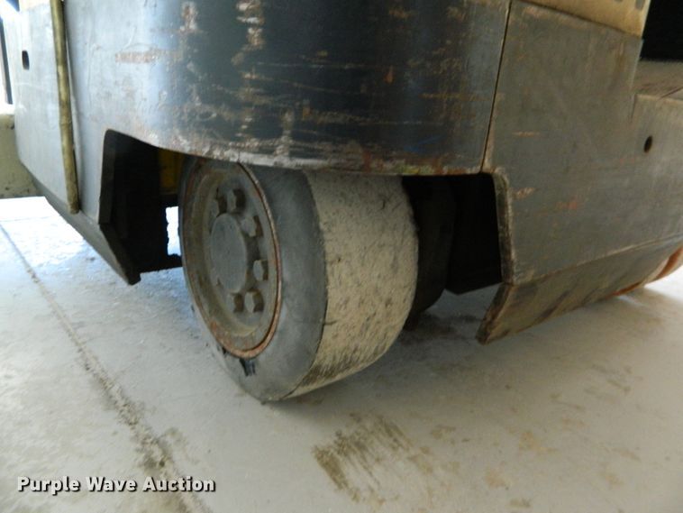 image for item DE4450 Crown 35RRTTS forklift