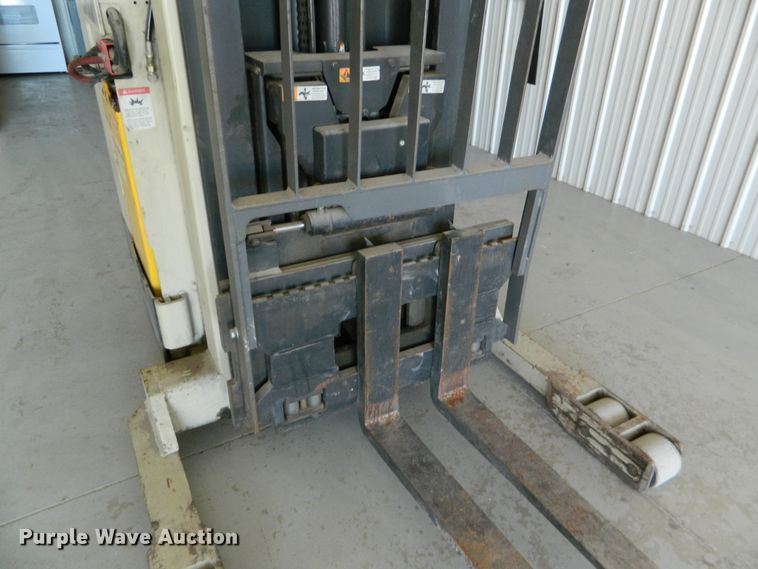 image for item DE4450 Crown 35RRTTS forklift