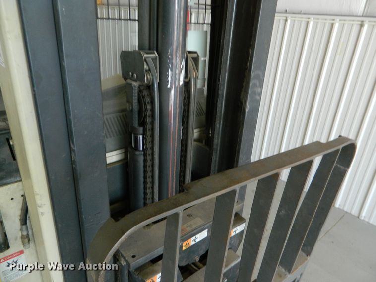 image for item DE4450 Crown 35RRTTS forklift