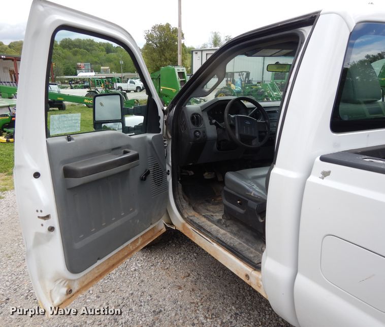 image for item DE5629 2011 Ford F250 Super Duty  pickup truck