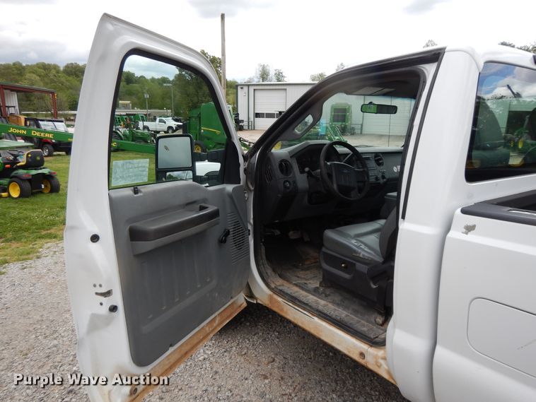 image for item DE5629 2011 Ford F250 Super Duty  pickup truck