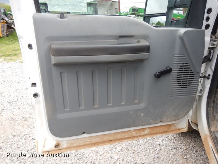 image for item DE5629 2011 Ford F250 Super Duty  pickup truck