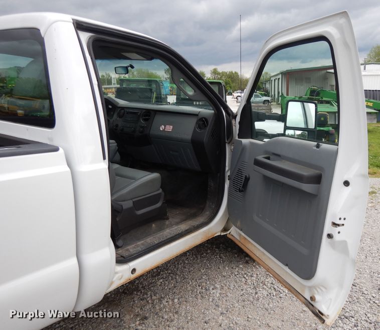 image for item DE5629 2011 Ford F250 Super Duty  pickup truck