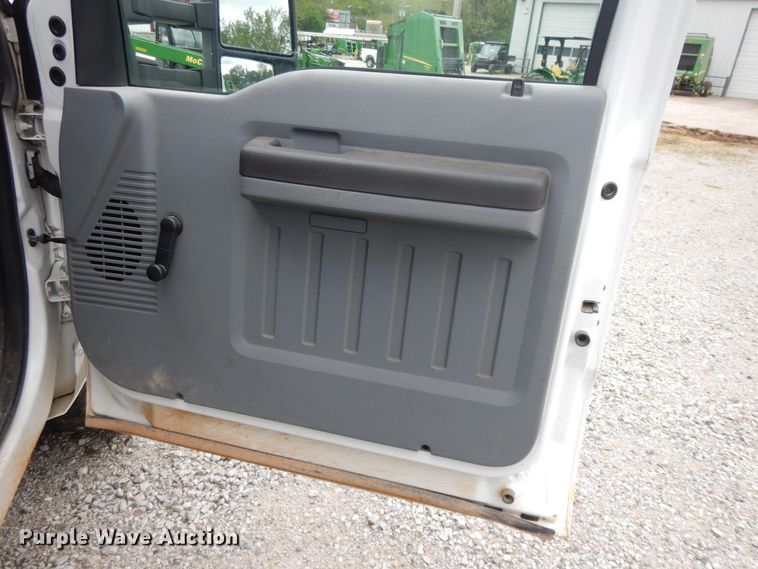 image for item DE5629 2011 Ford F250 Super Duty  pickup truck