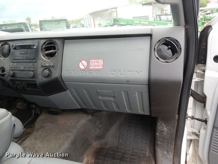 image for item DE5629 2011 Ford F250 Super Duty  pickup truck