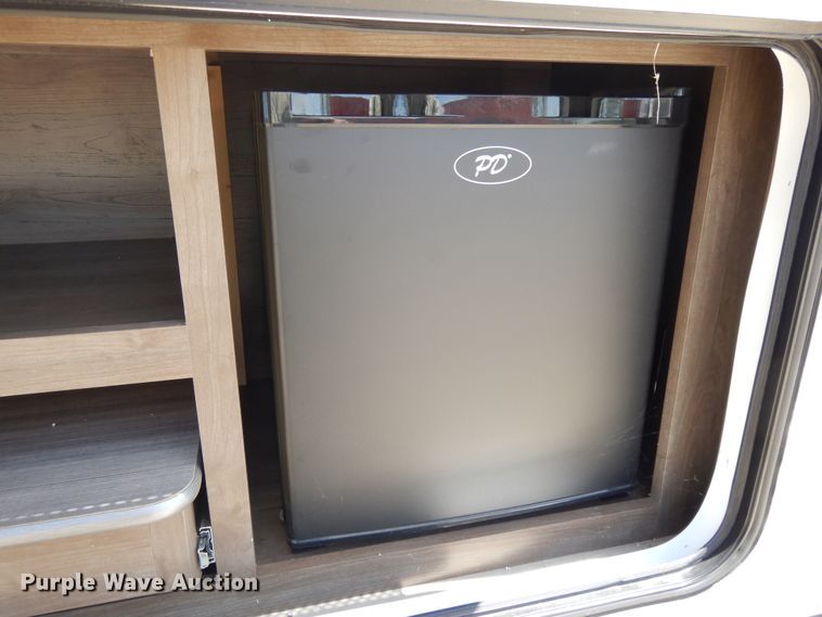 image for item DE5633 2019 Coleman CM285BH19  camper