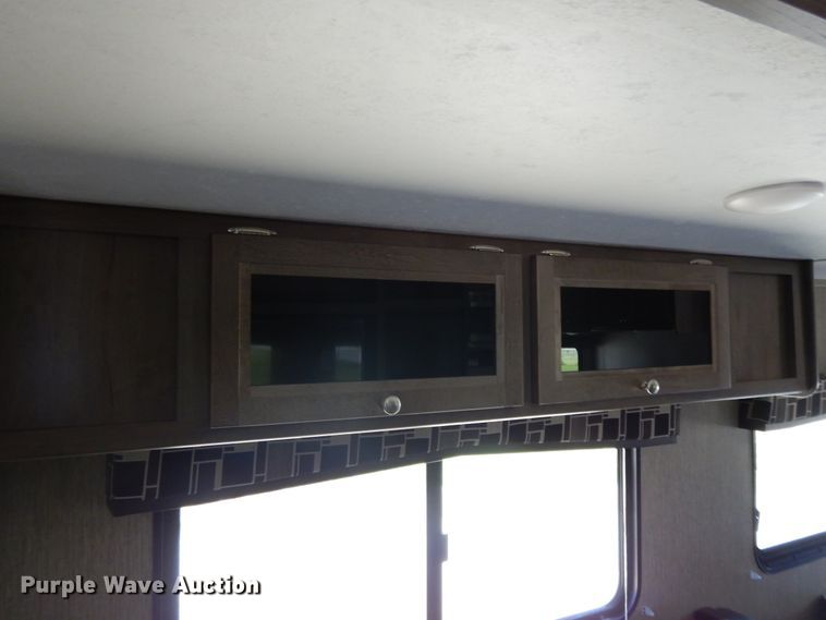 image for item DE5633 2019 Coleman CM285BH19  camper