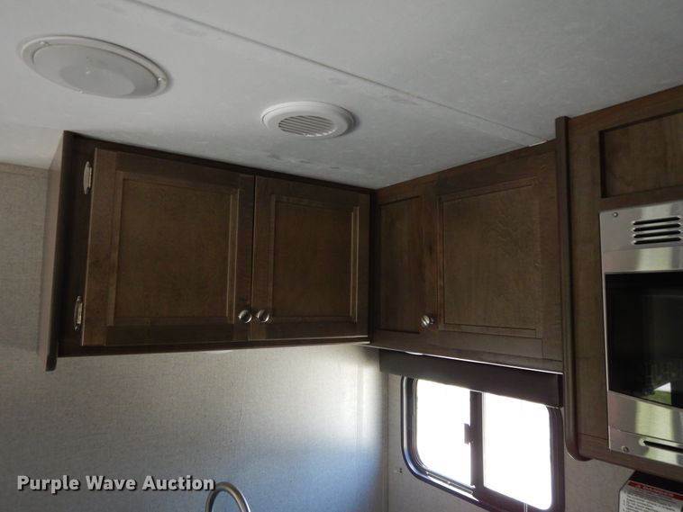 image for item DE5633 2019 Coleman CM285BH19  camper