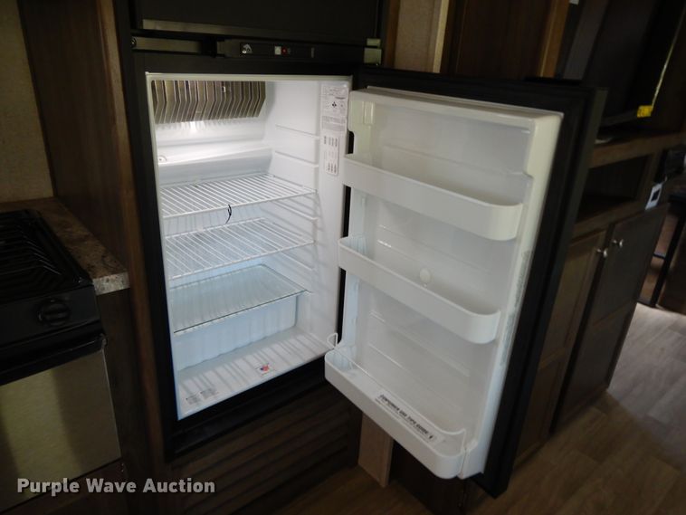 image for item DE5633 2019 Coleman CM285BH19  camper