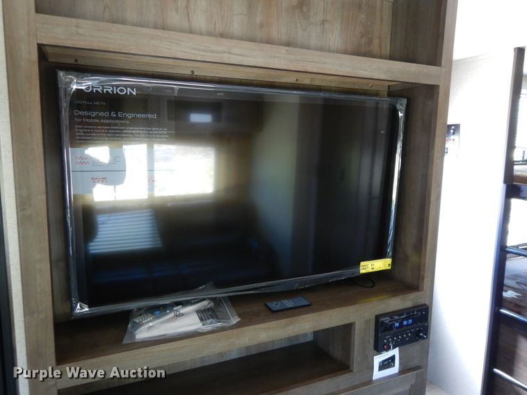 image for item DE5633 2019 Coleman CM285BH19  camper