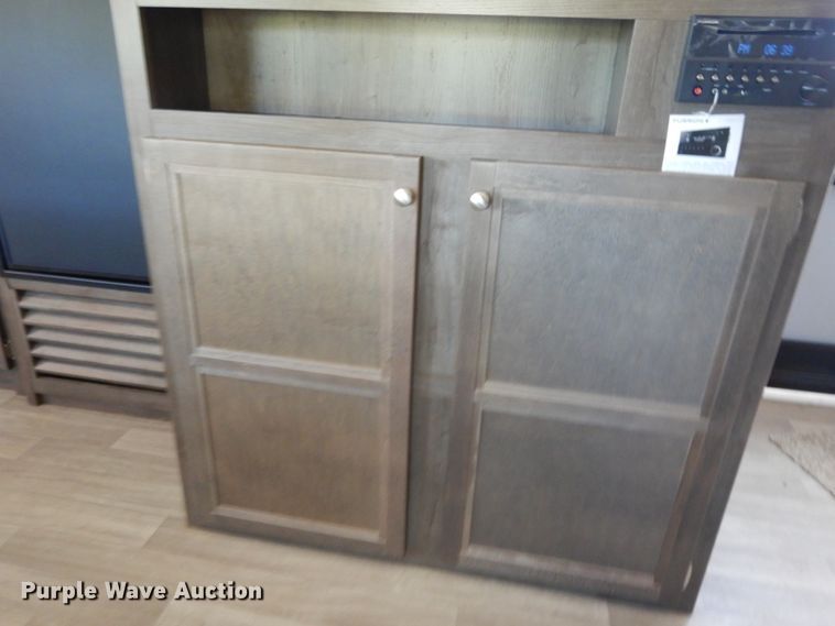 image for item DE5633 2019 Coleman CM285BH19  camper