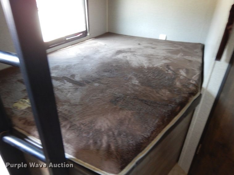 image for item DE5633 2019 Coleman CM285BH19  camper