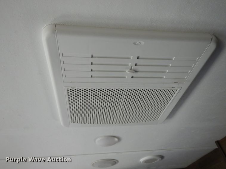 image for item DE5633 2019 Coleman CM285BH19  camper