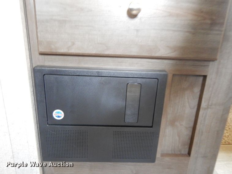 image for item DE5633 2019 Coleman CM285BH19  camper