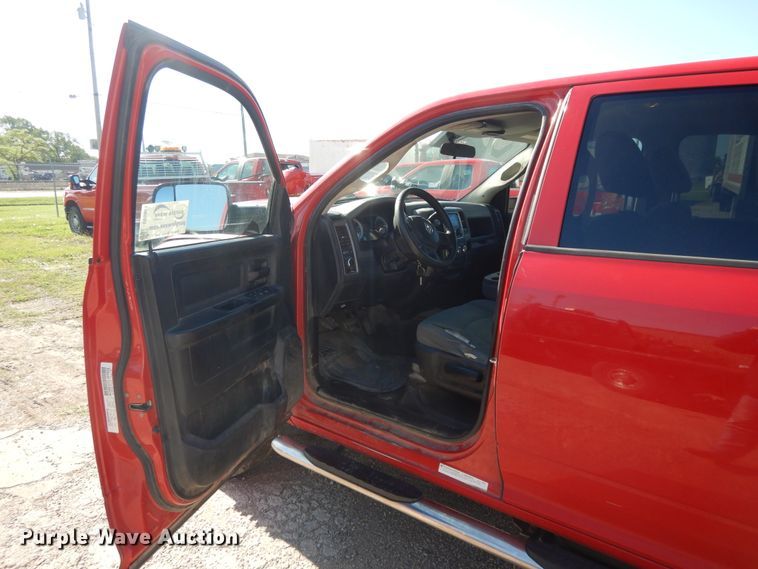 image for item DE5651 2014 Dodge Ram 3500HD  Crew Cab utility bed pickup truck