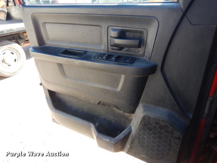 image for item DE5651 2014 Dodge Ram 3500HD  Crew Cab utility bed pickup truck