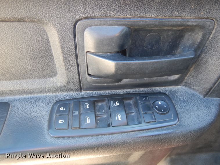 image for item DE5651 2014 Dodge Ram 3500HD  Crew Cab utility bed pickup truck