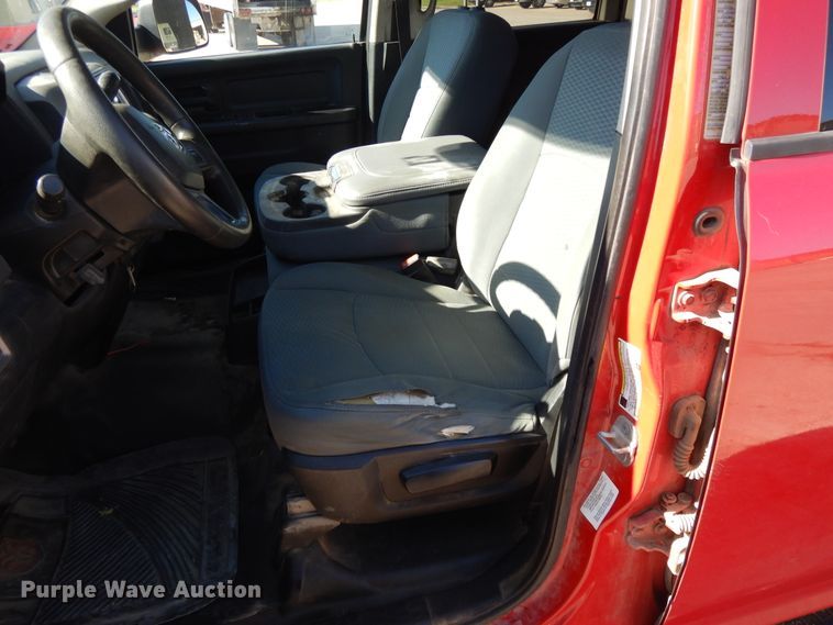 image for item DE5651 2014 Dodge Ram 3500HD  Crew Cab utility bed pickup truck