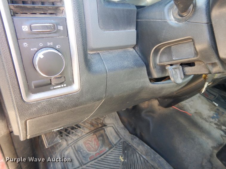 image for item DE5651 2014 Dodge Ram 3500HD  Crew Cab utility bed pickup truck