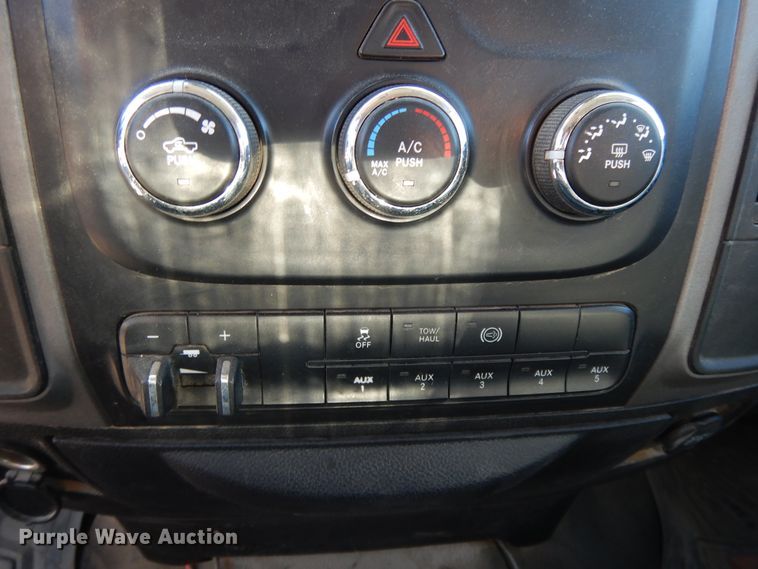 image for item DE5651 2014 Dodge Ram 3500HD  Crew Cab utility bed pickup truck