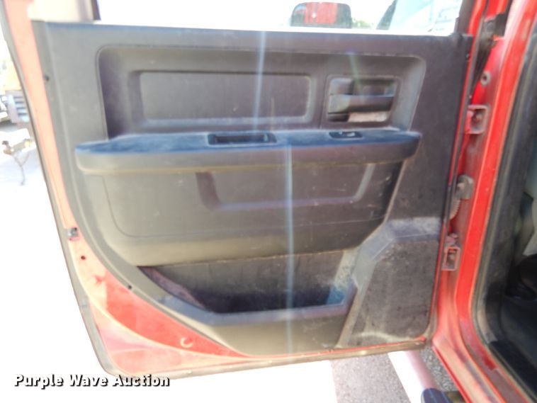 image for item DE5651 2014 Dodge Ram 3500HD  Crew Cab utility bed pickup truck