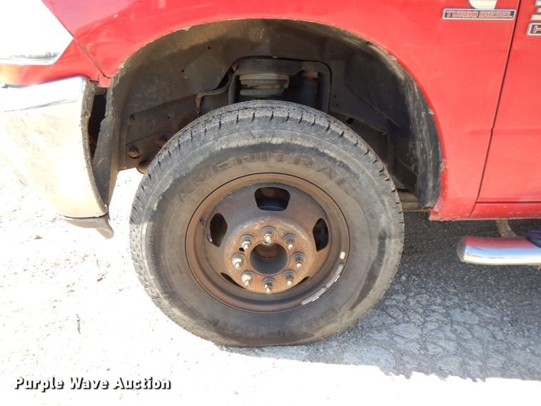 image for item DE5651 2014 Dodge Ram 3500HD  Crew Cab utility bed pickup truck